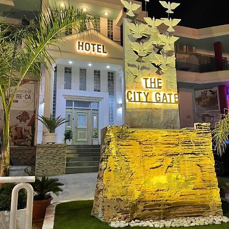 The City Gate Hotel Sarande Bagian luar foto