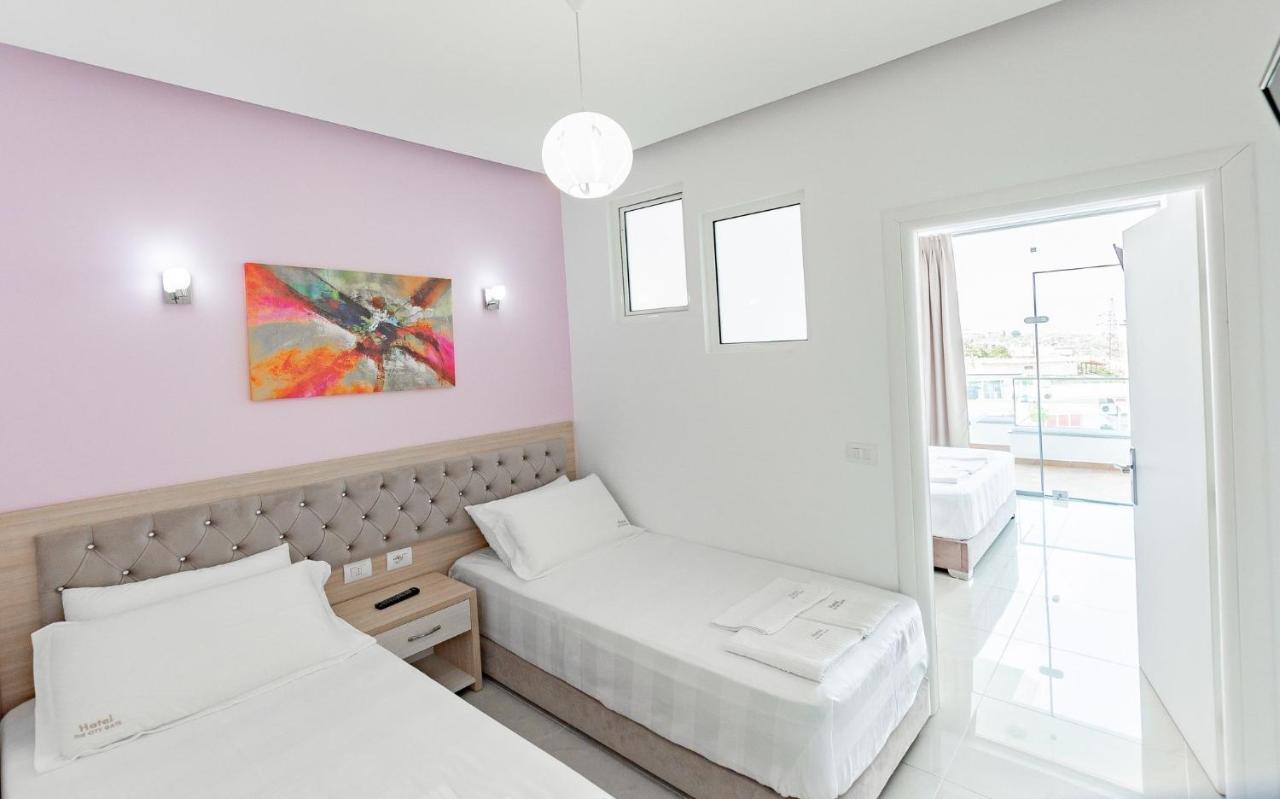The City Gate Hotel Sarande Bagian luar foto