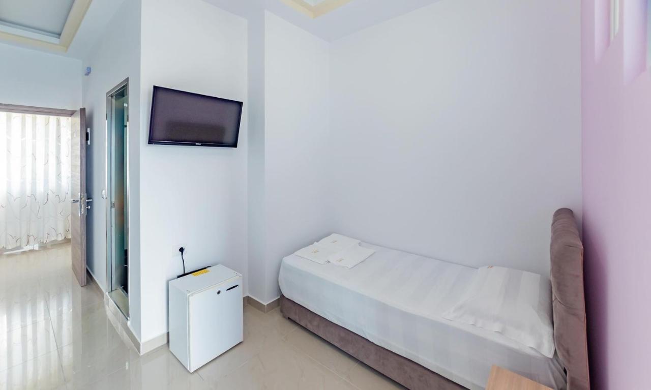 The City Gate Hotel Sarande Bagian luar foto