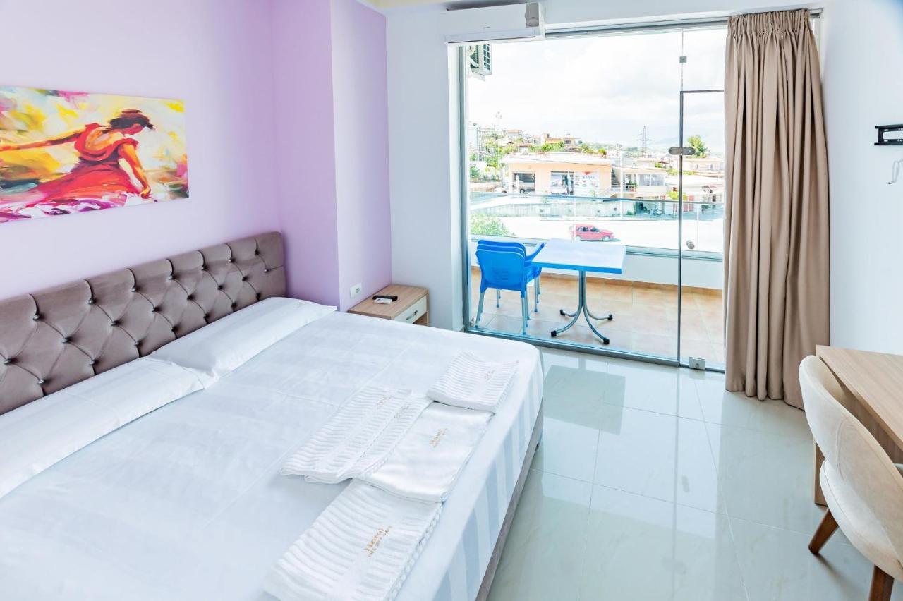 The City Gate Hotel Sarande Bagian luar foto