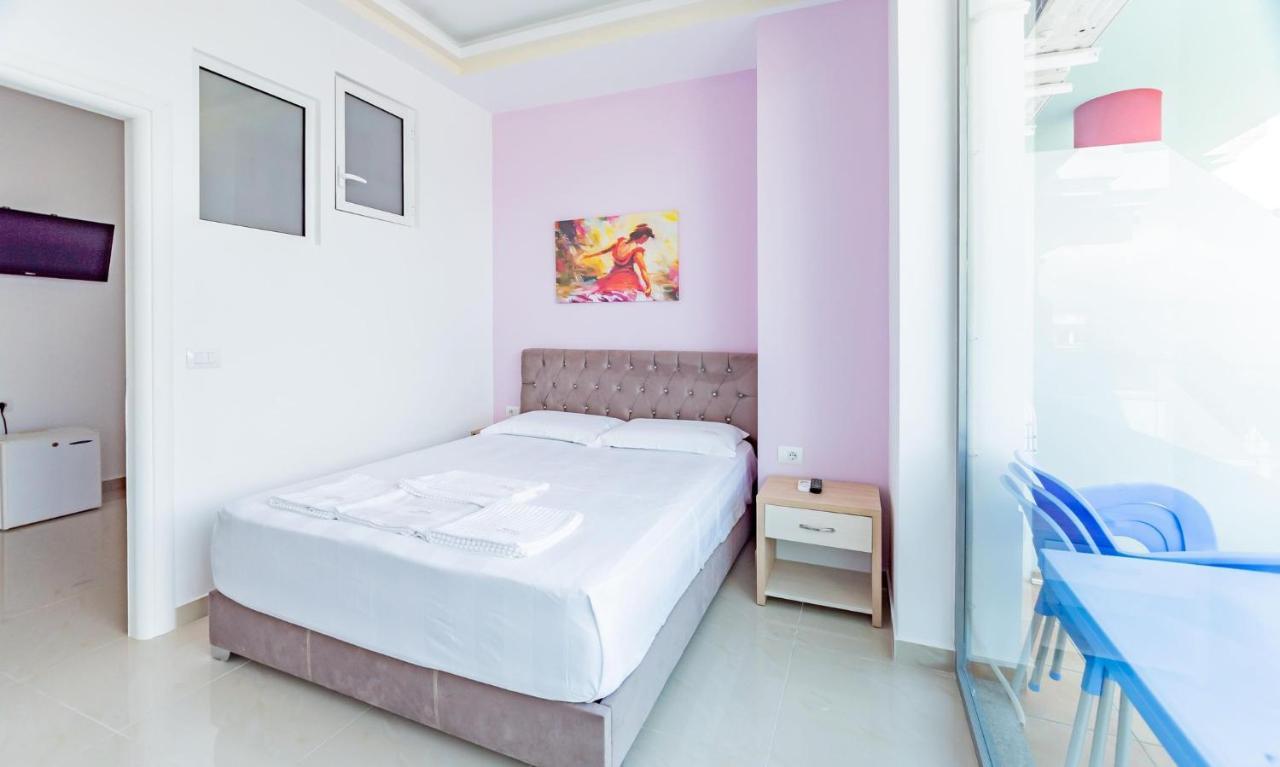 The City Gate Hotel Sarande Bagian luar foto