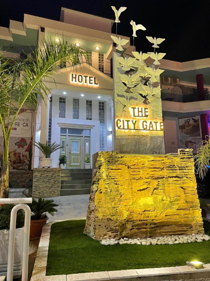 The City Gate Hotel Sarande Bagian luar foto