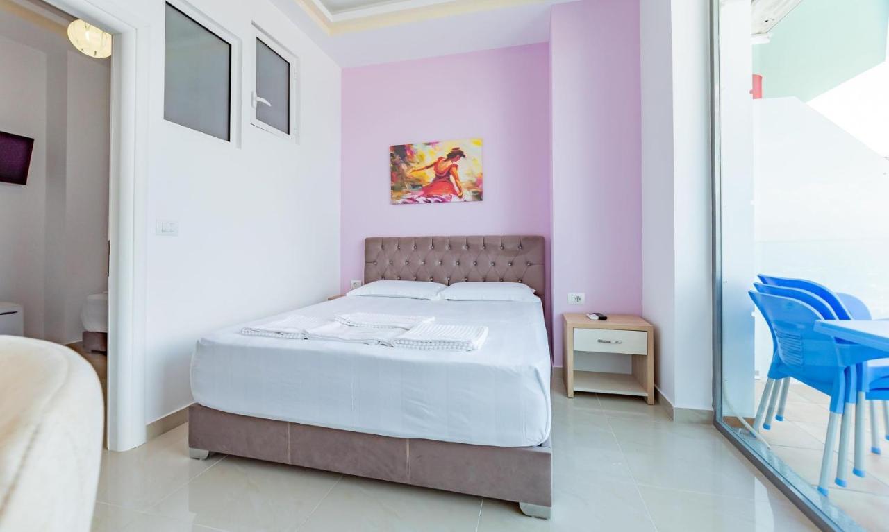 The City Gate Hotel Sarande Bagian luar foto