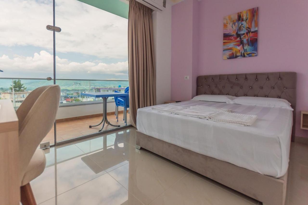The City Gate Hotel Sarande Bagian luar foto