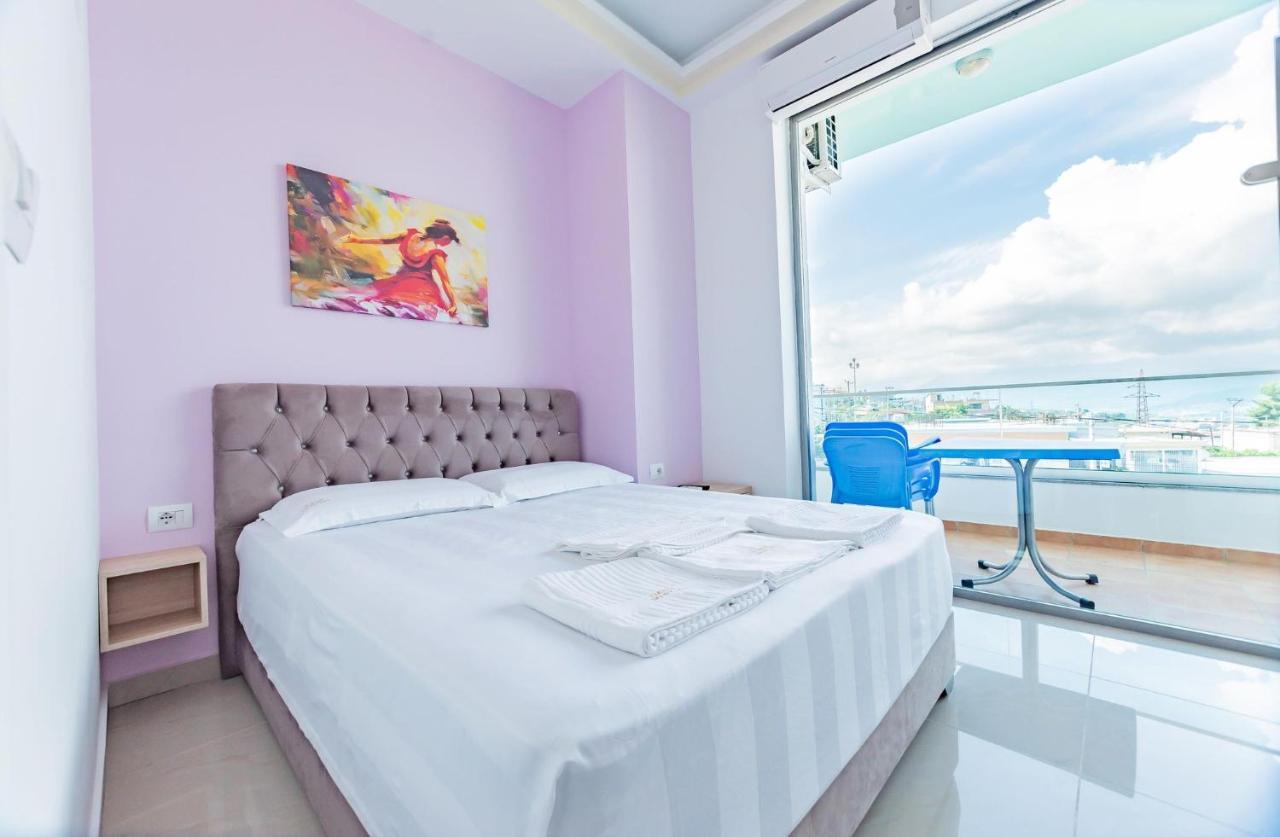 The City Gate Hotel Sarande Bagian luar foto