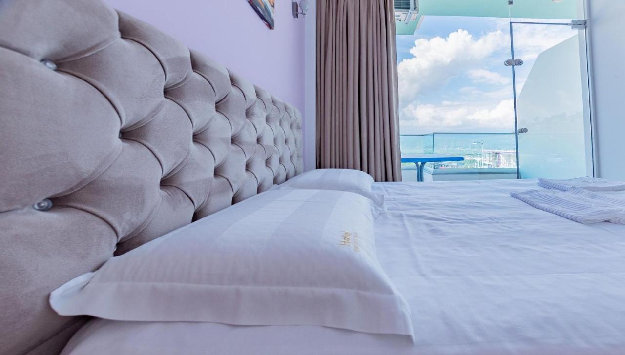 The City Gate Hotel Sarande Bagian luar foto