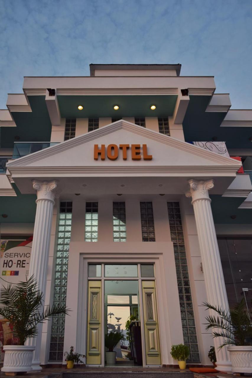 The City Gate Hotel Sarande Bagian luar foto
